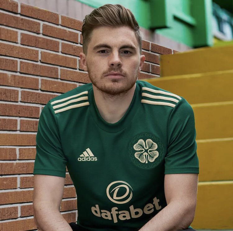 myBallerBox1's tweet photo. @CelticFC Presents their new away kit for the 2021/2022 season🏴󠁧󠁢󠁳󠁣󠁴󠁿🍀

What do you think of this shirt?🔥 https://t.co/nSUBF148Uo