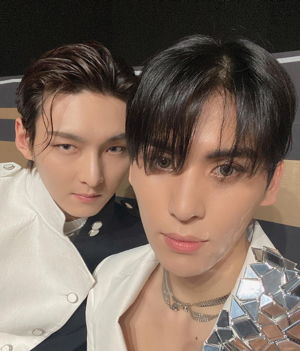 we got another zutae selca in less than a day🤩