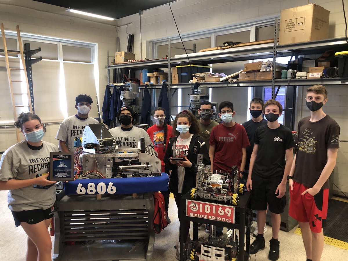 mineolarobotics's tweet photo. #MineolaProud of the award winning #FTC10169 and #FRC6806 teams from ⁦@mineolahs⁩. #FTC10169 won 2nd place Promote and 3rd place Compass award at the Long Island Championships. #FRC6806 won the Excellence in Engineering award for their National at-home division. https://t.co/M3O2fwVYyJ
