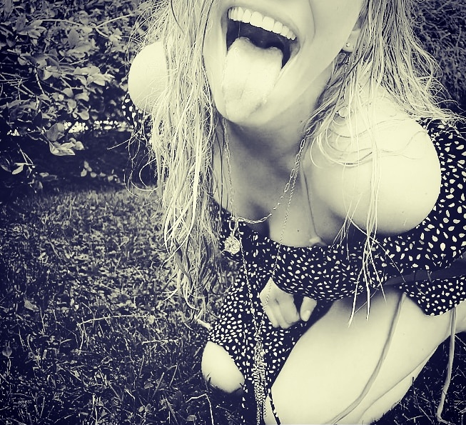camangelspromo's tweet photo. 🅲🅰🅼🅰🅽🅶🅴🅻🆂 🅿🆁🅾🅼🅾
Bringing you the best in Mouth and Foot Fetish!
RT &amp; FW @pennysfootporn
Click Below too enjoy! 
🔗https://t.co/z2TCQHRMd3
@OfficialTeamTNT @tterb1407 @zupergeil40 @JLSHRFanPage @IamTheConstant @stu007gots @haywired50 @Mikeymikeynwa
@SECRET_PASSION_ https://t.co/0pJGm1ncPT