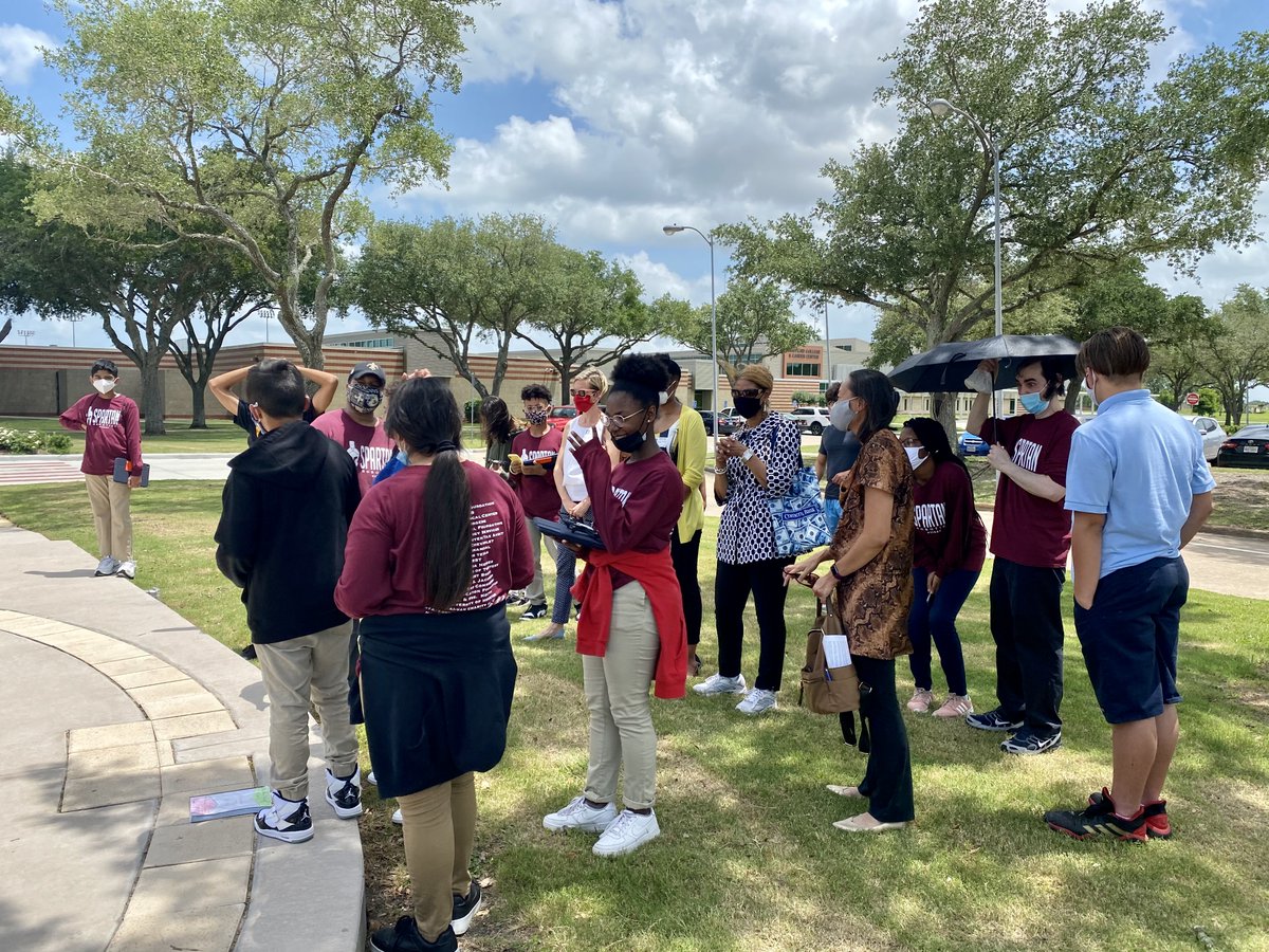 StaffordMSD's tweet photo. SMSD Board & Superintendent
@Dr_Bostic are excited to announce that The George Foundation has approved a 3-year grant to expand the current STEM Robotics Program to Phase II, which will include drones, Swift coding, and computer programming. Go STEM Go! #SMSDSTEM https://t.co/cyORP85wK4