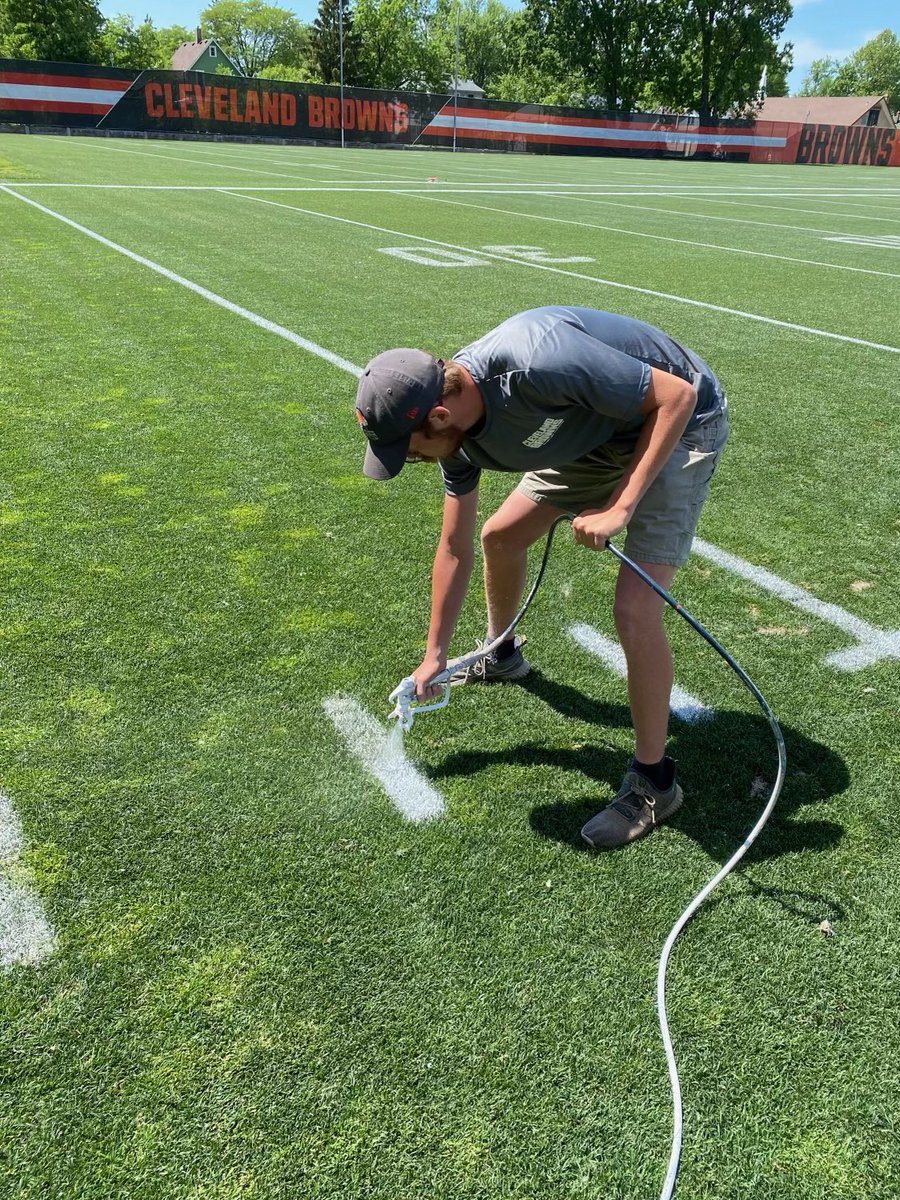 IsuTurf's tweet photo. Check out Trevor (@T_Claw500) in action freshly painting the field for the Cleveland Browns! https://t.co/L59t3aJbLj