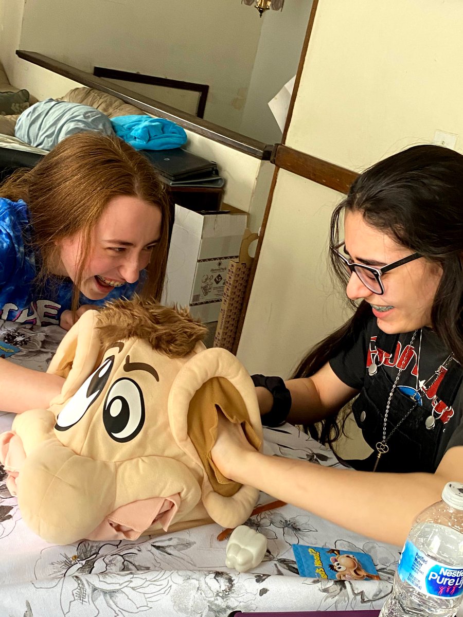 reesspace's tweet image. Teens Play What’s In Ned’s Head youtu.be/-KAjn-fiQyA via @YouTube #unpluggedfun #gamenight #FamilyGames @GoliathGamesUS