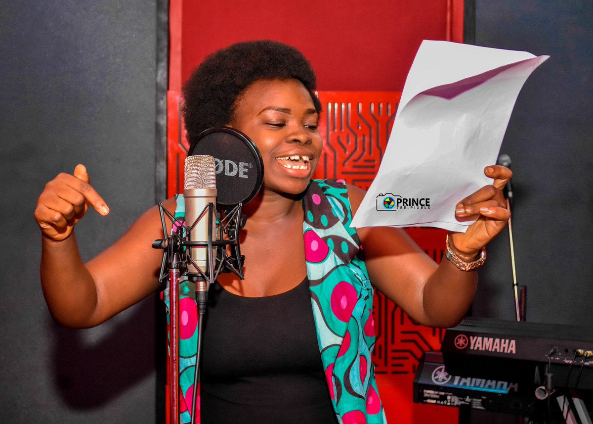 vertigomediang's tweet photo. Here's a throwback to one of our studio sessions, recording radio jingles for @oakpensionsltd #RetireToday Campaign, with our super talented voice actors. 🤓

Cast:
@JOrhorha
@ebokanti
@OluwabunmiAwol1

Crew:
@iamanitaedwards
@dekunleKtunezd
and a host of others. 😍 https://t.co/3PLE2HCwgE