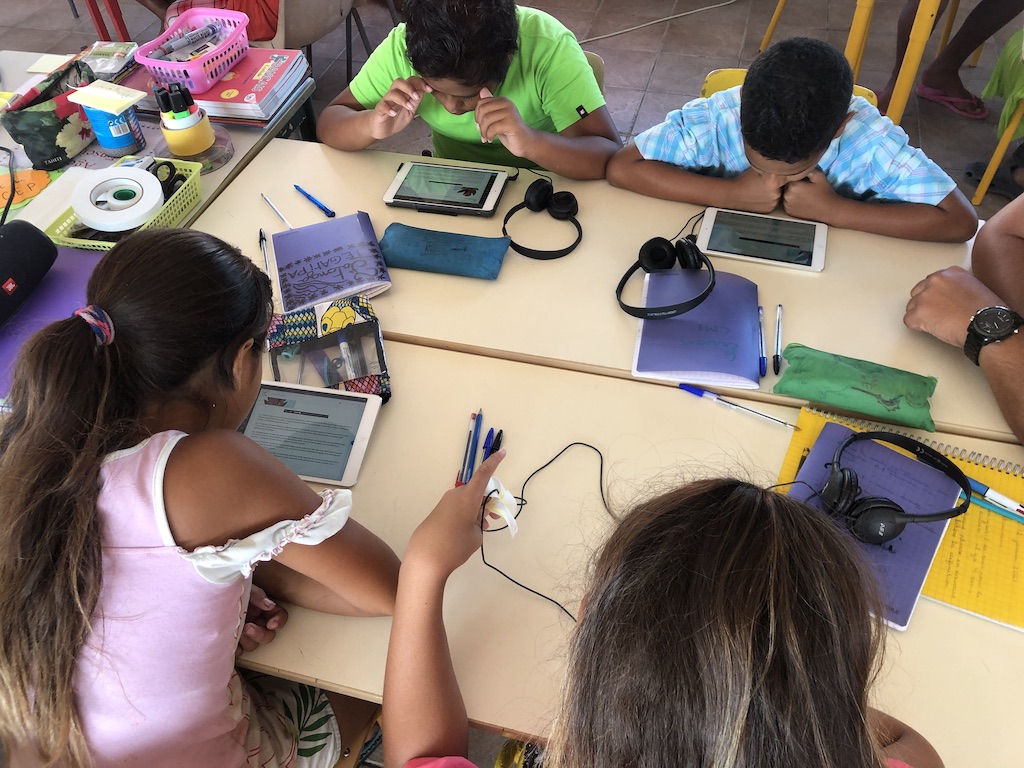 PeterPat987's tweet photo. Mission MoodleBox à Hao
Séances de démonstration en classes de CM1 &amp; CM2 par les formateurs.
Vers une autonomie des élèves ?
@AlbanGoulley @INSPEpolynesie https://t.co/twrAXeZbw1