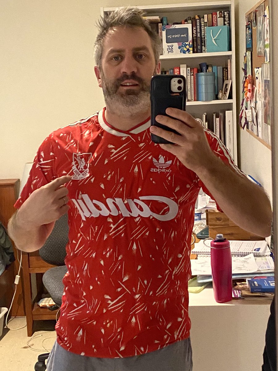 dechef8's tweet photo. I know I’m a month or so late but who cares. One of my favourite liverpool tops #QKLIVE https://t.co/UqJMHO0JOk
