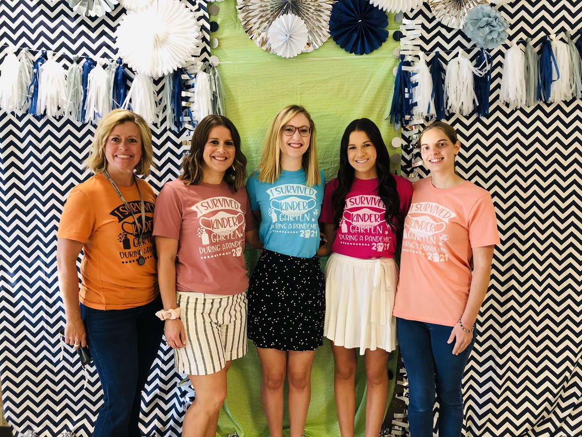 msconcannonbeu's tweet photo. WHAT. A. YEAR. Let’s NEVER do that again! That being said, I hit the jackpot with this amazing class. Love them to pieces! 💙💚Year 17, ✌🏼 @BeulahRalphElem #actuallywecan #cpsbest #kindergarten https://t.co/5xuwDRHhPw