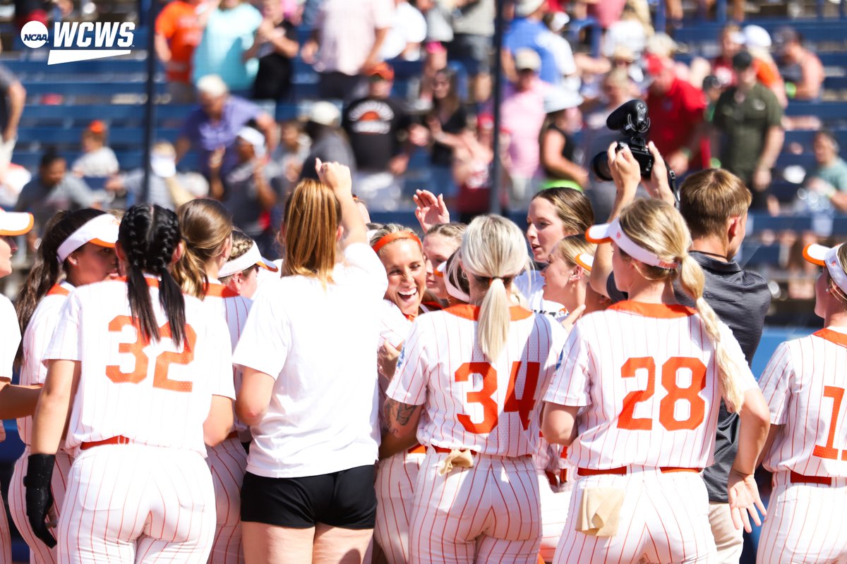 NCAASoftball's tweet photo. Winner's bracket vibes 🤩

#WCWS x @CowgirlSB https://t.co/wqmwXWjLXN