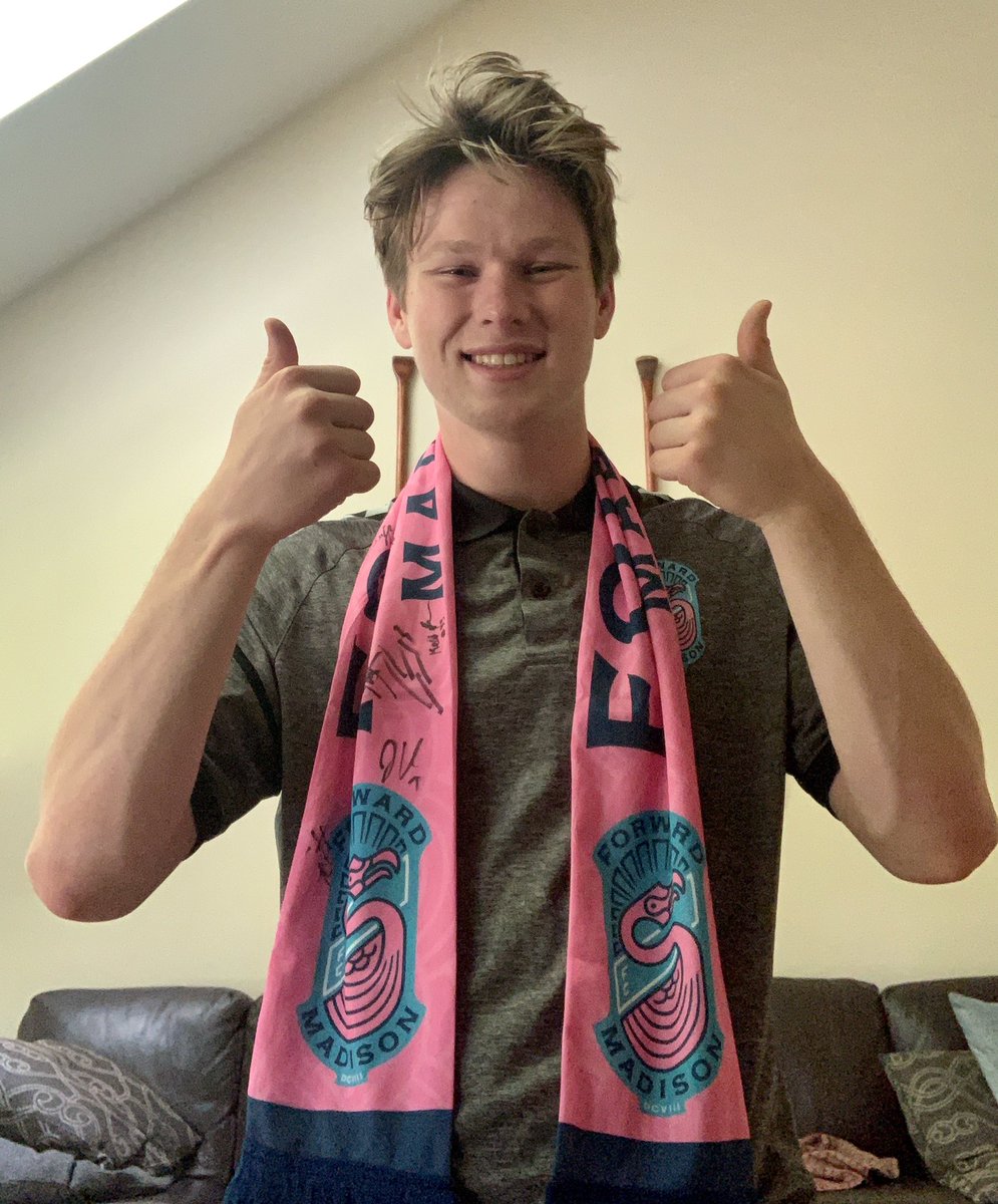 noahmock18's tweet photo. Hugh thank you to @TurboTobin13 and @ForwardMSNFC for the new gear. Cant wait to be singing my lungs out from the Flock next week! #FullMingo #UpTheGos https://t.co/iCAPV7qCMP