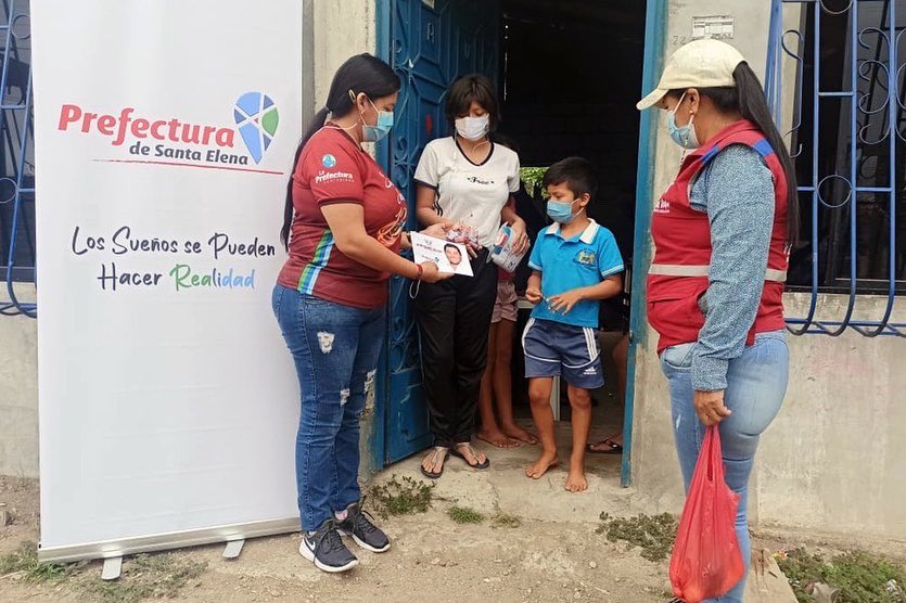 SomosVidaSE's tweet photo. Atendimos con kits de bioseguridad a nuestros niños con discapacidad de la parroquia Chanduy comunas El Real y Pechiche.

Proyectos Sociales 
#SomosVida💚💙💙
@PrefecturaSE 

@JDanielVillao 
#LosSueñosSePuedenHacerRealidad https://t.co/pv4Q1pPw7k