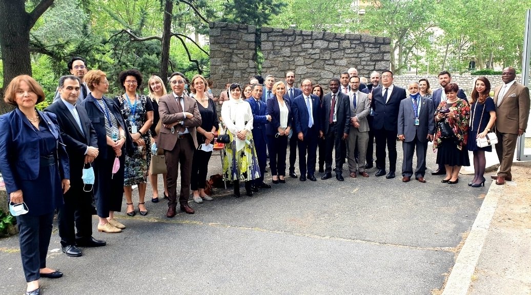 Maroc_UNESCO's tweet photo. L'Ambassadeur délégué permanent du #Maroc auprès de l' @UNESCO_fr , Samir Addahre, prend part au siège de l'organisation à la cérémonie d'accueil des nouveaux membres de la #convention2001 sur le #patrimoine #subaquatique .
@MarocDiplomatie https://t.co/MXdhSXrfwh