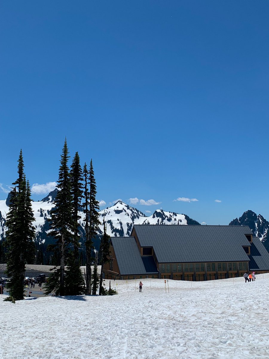 Gorgeous cascade mountains with blue and clear sky