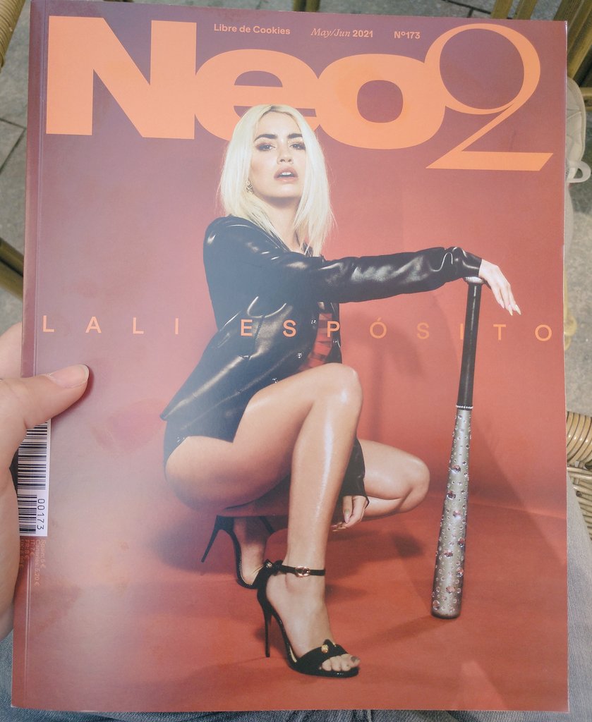 LaliTeam_'s tweet photo. por fin en mis manos 😍🙌🏻 @lalioficial https://t.co/XmcCd44kol