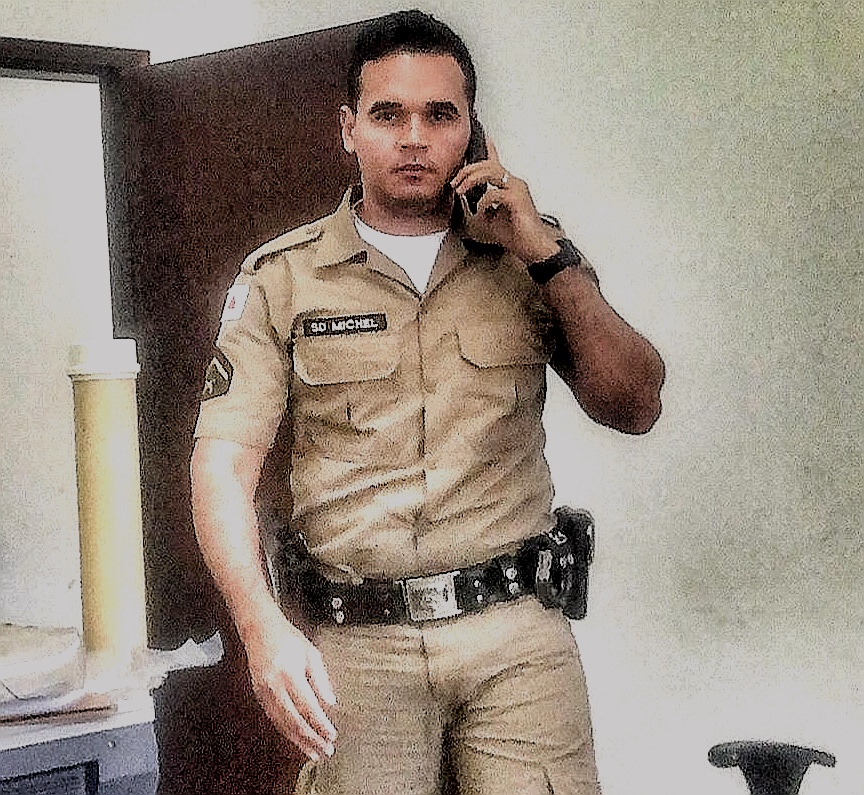 marlene55611107's tweet photo. si me he portado mal...arrestenme y castiguenme! #policias #policemen #uniformados #machos #men #hombres #fardados #bultos #bulges https://t.co/DiDW1mP52t