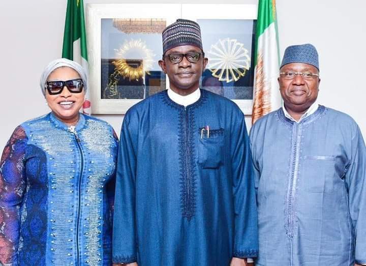 YobeMediaNews's tweet photo. Chairman APC Caretaker Extraordinary Convention Planning Committee Hon. Mai Mala Buni, today received in audience former Governor of Adamawa state Bindow Jibrilla and former PDP ranking Senator Adamawa South  Sen. Grace Folasade Bent who was also a member PDP Board of Trustees. https://t.co/uvazxgEOaY