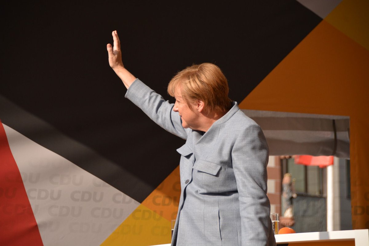 🇩🇪 16 Jahre Angela Merkel - die Merkelkenner 👨 <a href="/robinalexander_/">Robin Alexander</a> <a href="/welt/">WELT</a> und Ralf Schuler <a href="/drumheadberlin/">Ralf Schuler</a> <a href="/BILD/">BILD</a> ziehen Bilanz einer langen #Kanzlerinnenschaft am 🗓️ Di., 15.06.2021, 19:30 Uhr 📌 Jetzt anmelden: buff.ly/3hXHJDj #angelamerkel #politik #onlinediskussion