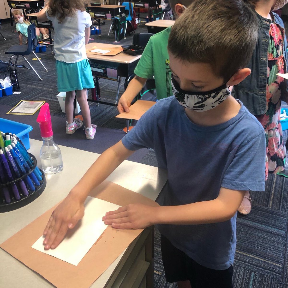 smsdlovesart's tweet photo. First grade artists make prints and a printing plate today in art! https://t.co/Viaztj8nnL