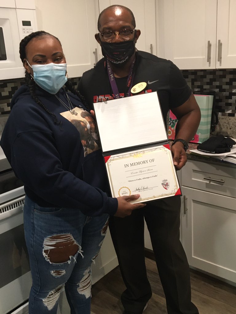 T2tuff's tweet photo. Nice visit today with Talisha Plummer. We celebrated Ernesto Sierra’s high school experience and impact at NSBHS. Ernesto will always be remembered with the Class of 2021. #BarracudaStrong 💪 #Cuda4Life #OnceACudaAlwaysACuda https://t.co/mWNkBQNmV3