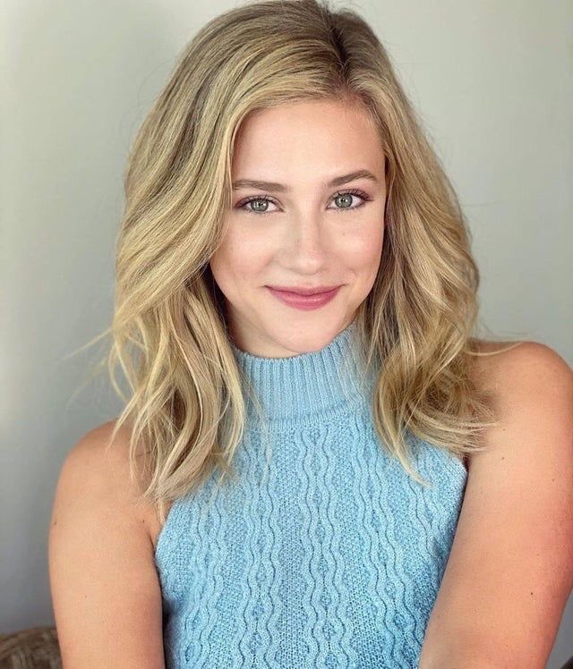 It’s been a year since Lili came out as bisexual publicly ❤️🥺