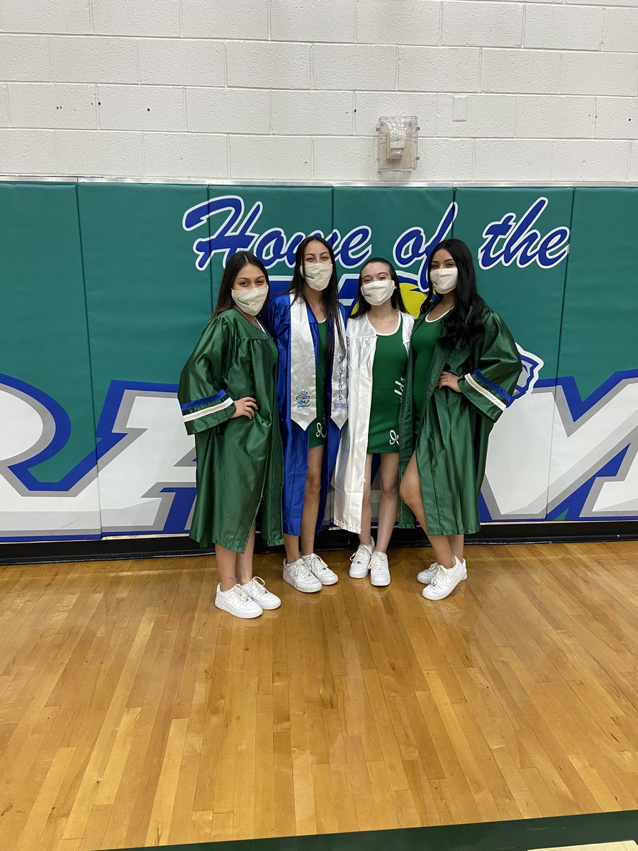 Emeralds_MHS's tweet photo. So proud of these amazing graduates ! https://t.co/bEBSOJGdGo