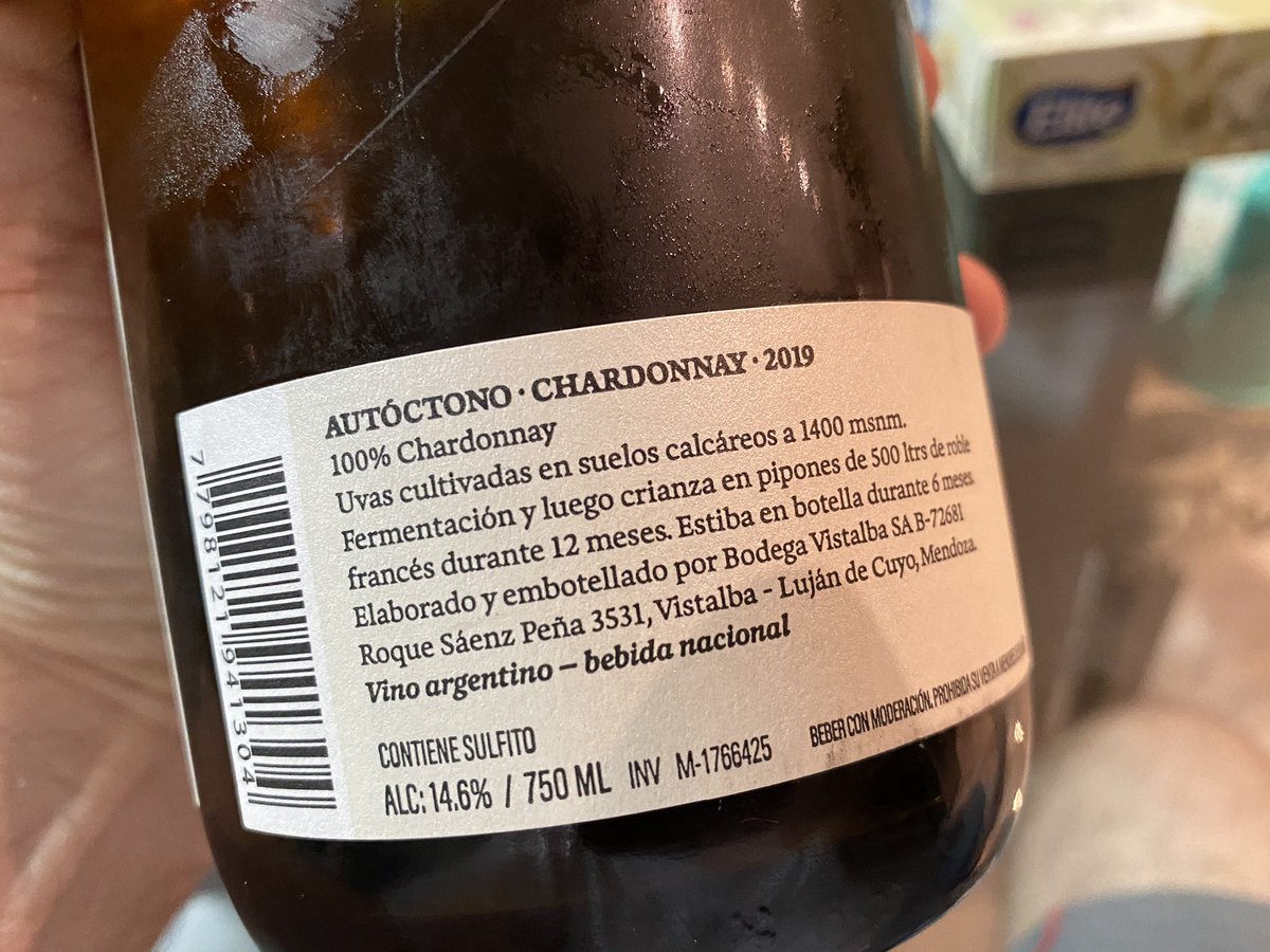 Tenía este tremendo Chardonnay y me tuve que pedir un sushi 🍣 🍱 para acompañarlo.
Gracias <a href="/PPulenta/">Paula pulenta</a>  ,esta increíble.