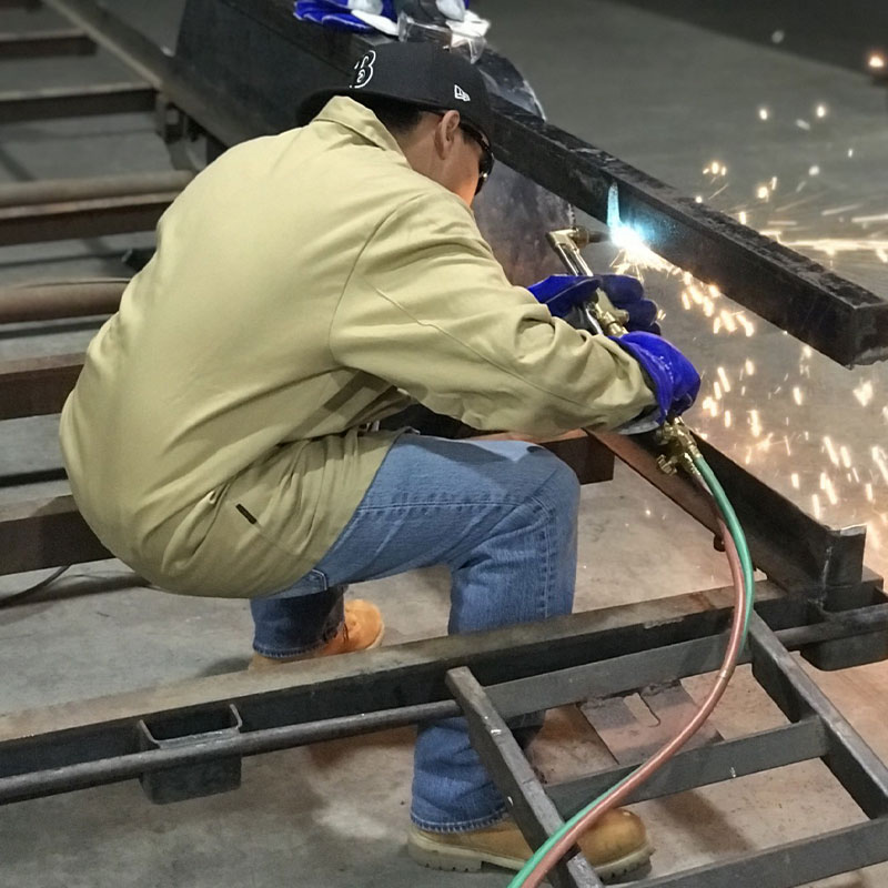 Know a #highschool student looking to earn credits this summer? Enrollment is now open for the #CTEC summer semester! #Virtualclasses in #automotive and #welding are available. Classes start June 14, enroll today! #Fairplex #VocEd

ow.ly/gx1T50F2iYt