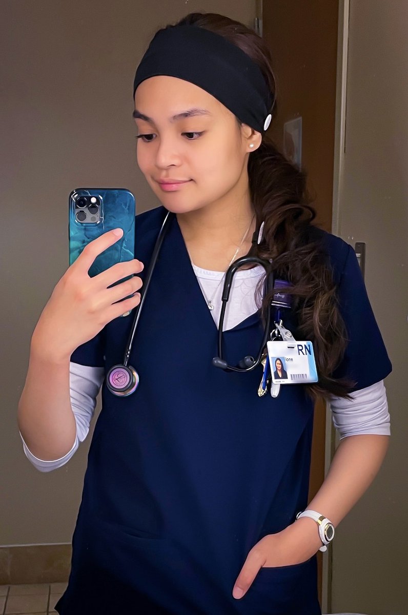 imagineasian's tweet photo. 2020 PH                      2021 US 
nursing student         registered nurse
                             🤝
questioning my life choices while I set my alarm for 4:45am https://t.co/g53NFgPrEu