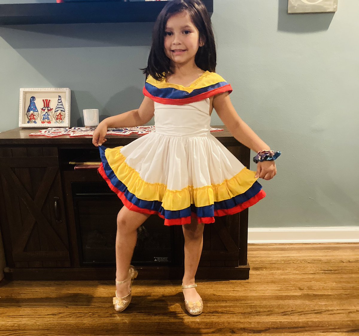 LirdLourdes's tweet photo. My Colombian princesa @mrspingitore @ms_oddo global gala https://t.co/JuzZjtK1FK