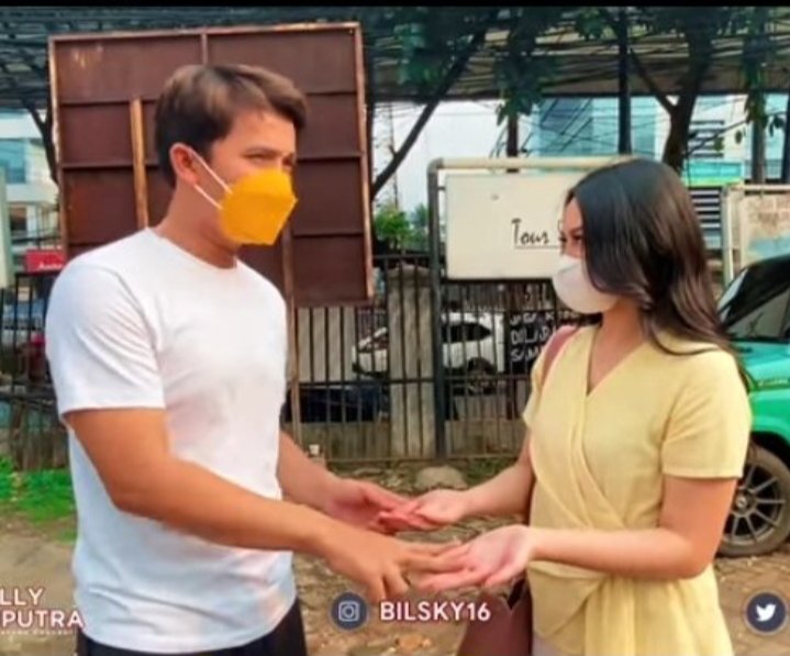 masangga40's tweet photo. BB : Mes, mau ga kamu nikah sama Aku???
MM : Ya mau laah...
BB : OK, hari ini Kita ke SBY yuk....
#BILMESHARUSHALAL 
#BILMESHARUSHALAL https://t.co/m6iMTMath6