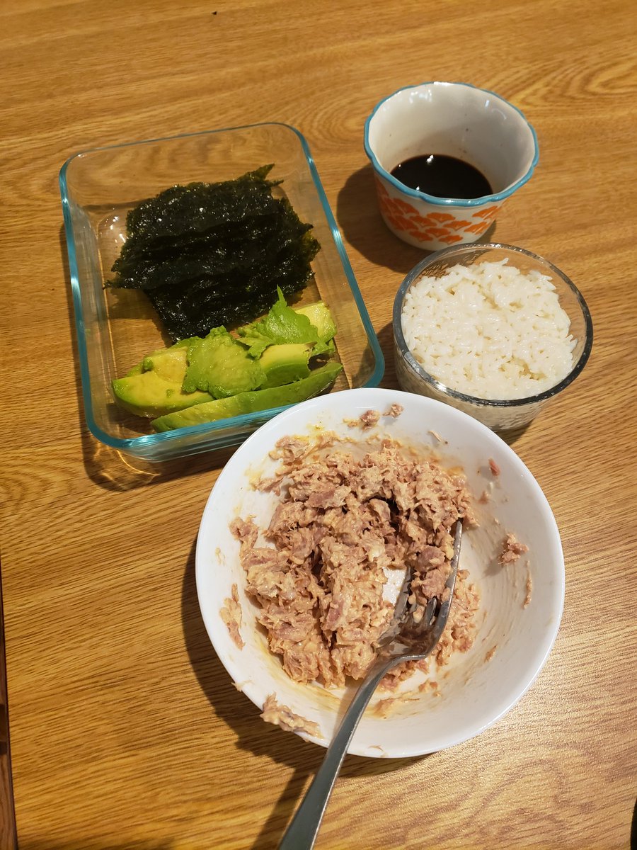 PBKing7's tweet photo. When you are extremely desperate to eat sushi but have eaten out too much this week. https://t.co/AAkRIGUqo5