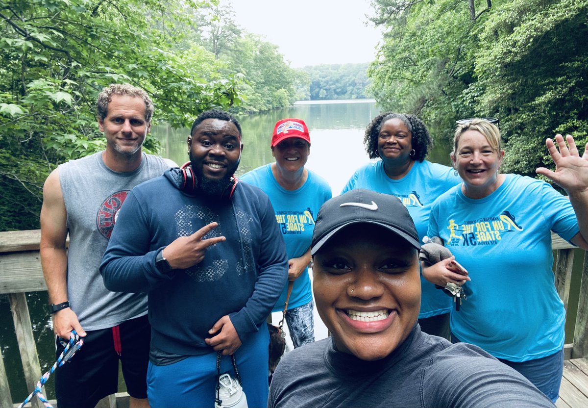 JenniferSeal6's tweet photo. #runforthestage #HCS #attendancematters #pandasforlife https://t.co/yVXKxZEN5S