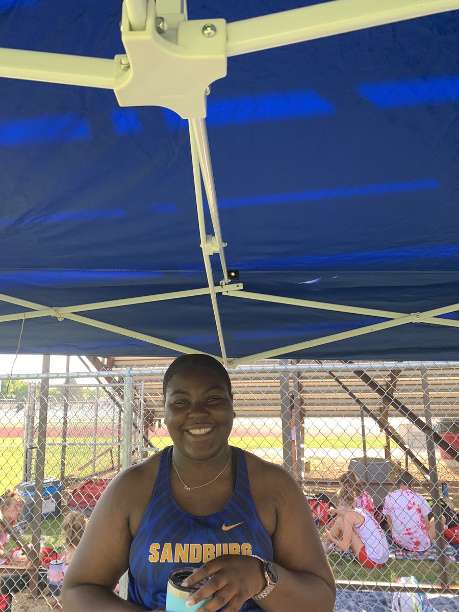 SandburgGirlsTF's tweet photo. Na’kya with our first points on the night. 4th place in the shot put. https://t.co/WFI5efRbn9