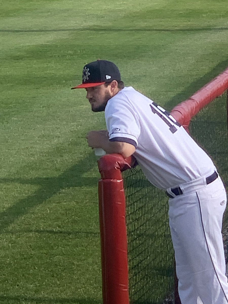 Time for summer ball! <a href="/MuskegonClipper/">Muskegon Clippers</a> <a href="/Brycedavis23/">Bryce Davis</a>