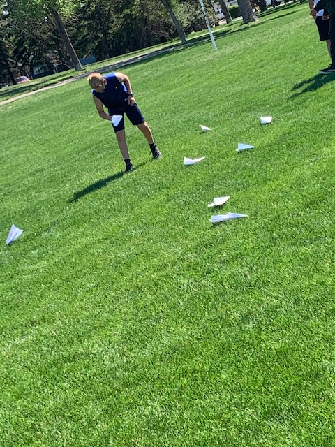 ElemWhford's tweet photo. More pics from the 6-7 class experimenting with principles of flight. Lots of crash landings and lots of learning! @RegPublicSchool https://t.co/alP6Ol1lGM