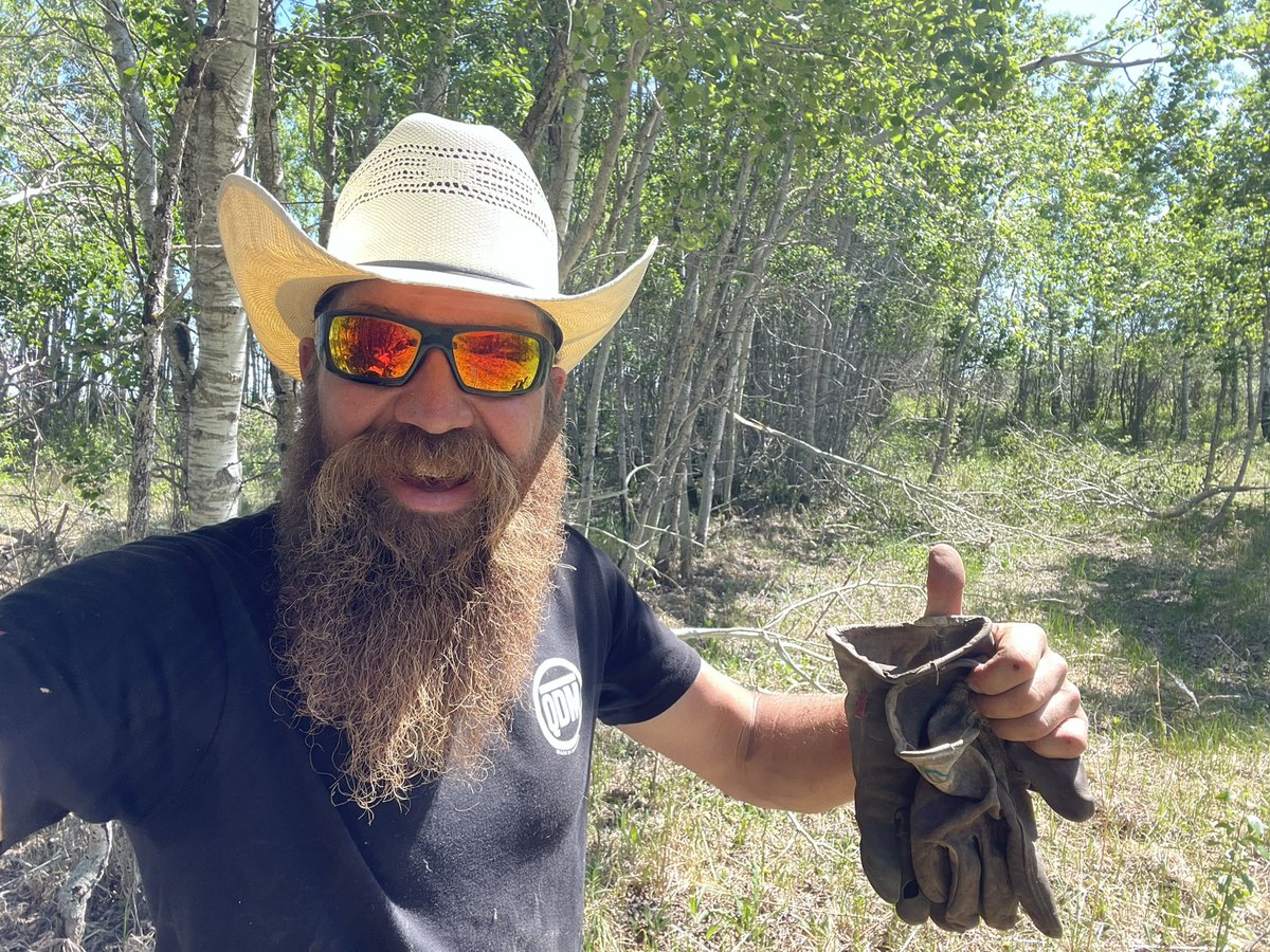 QuickDickMcDick's tweet photo. Best part of pasturing 30 pairs North of #InvermaySK and spending the afternoon cutting ice-storm broken trees off the fkn fence??

You get to stop for a Saskatoon Sundae at the #WanderingMoose when it’s a hot bastard

#WheresMyNapkin
#WhoWantsToCheckQDMForTicks https://t.co/QOgYjZIoUM