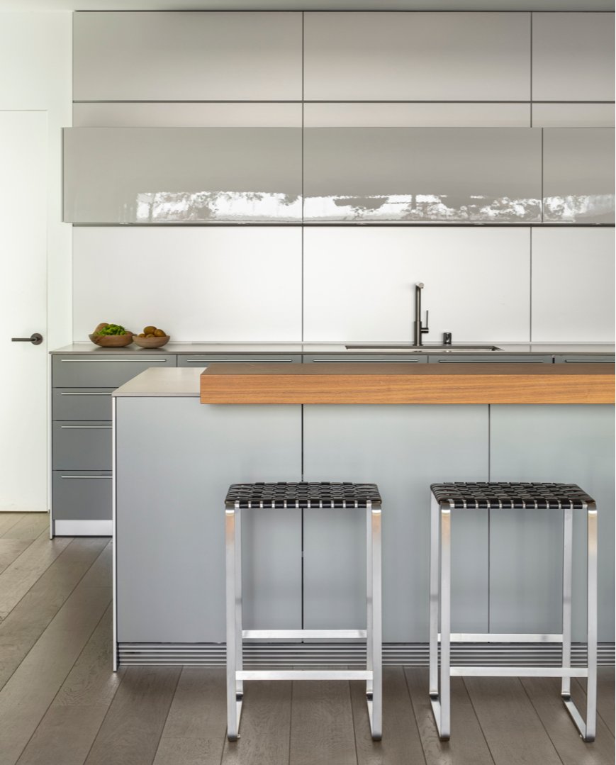 Like a handful of elements, a handful of ingredients make the best dishes. 
Project details: @abramsonarchitects @magnidesign 
Photo: <a href="/manololangis/">Manuel Herrera</a> 
.
.
.
#Modaainc #Modaaconstruction