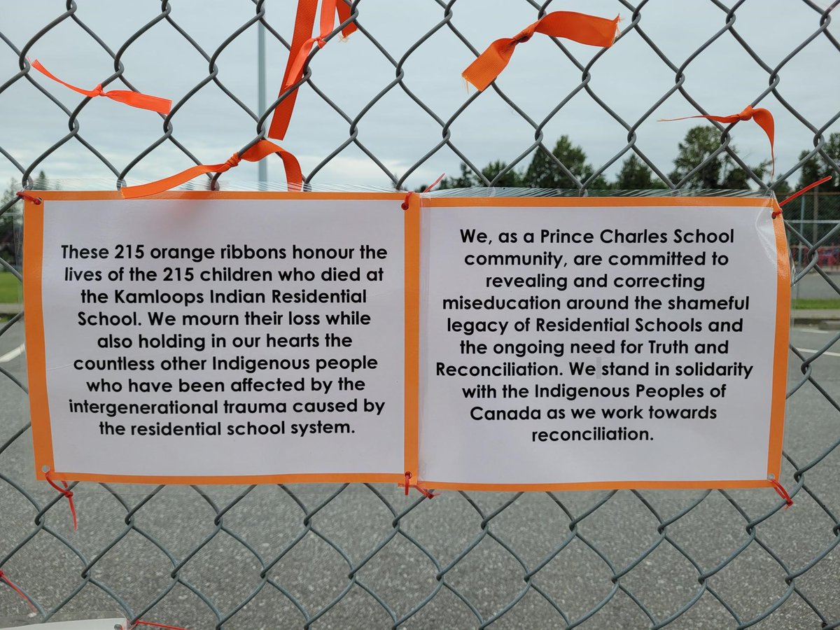 Sd36Prince's tweet photo. #Everychildmatters at @Sd36Prince 215 orange ribbons honour the lives of the 215 children who died at the Kamloops Indian Residential School.  We stand in solidarity with the Indigenous Peoples of Canada as we work towards reconciliation. #sd36learn https://t.co/ovcqZkGfpe