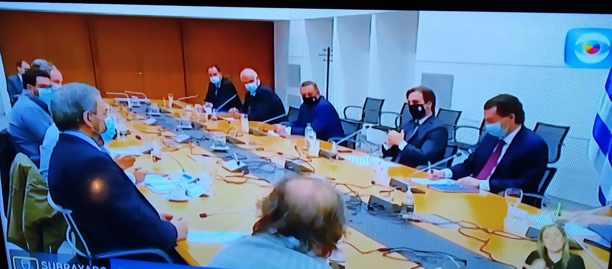 SolariMarie's tweet photo. No existe ni una sola mujer en todo el territorio nacional de mi país capaz de ejercer el Derecho a opinar en esta mesa? https://t.co/JklcKqSJa6
