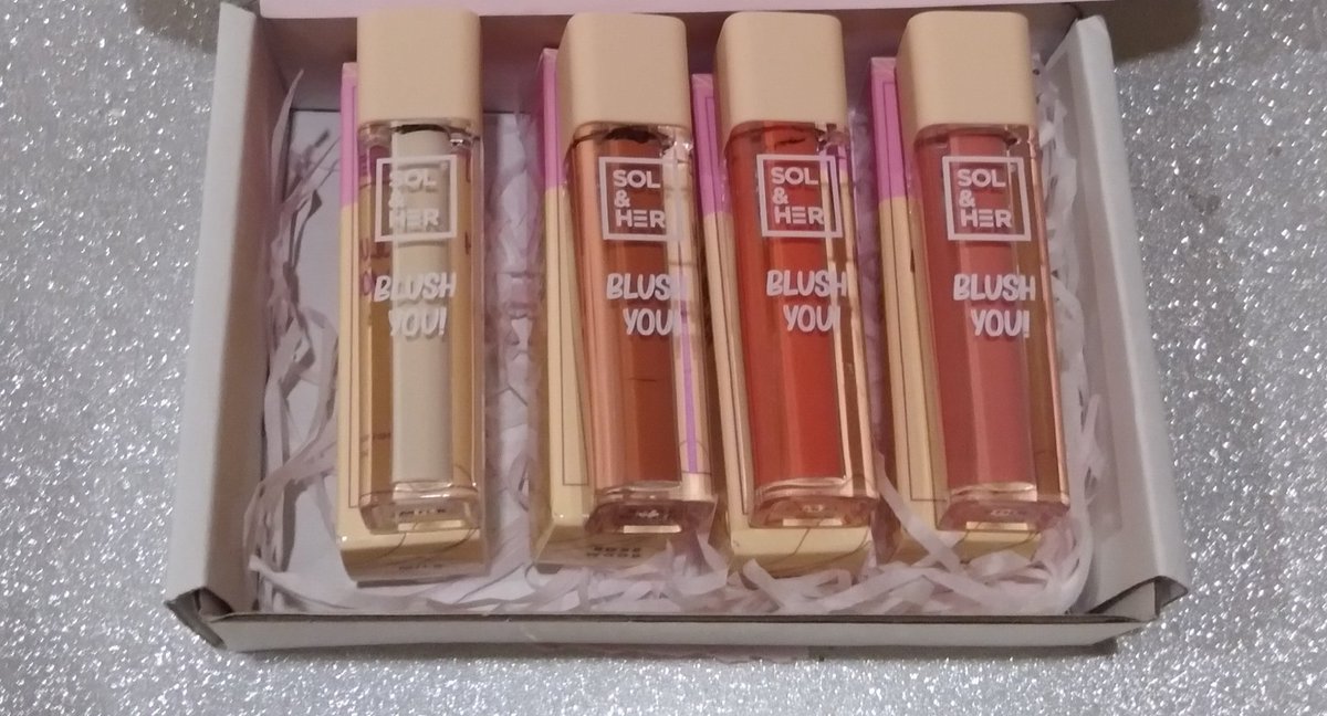 iamputeri9's tweet photo. You guys kena try cream blusher dari @solnher Soooo unique. Shade milk boleh mix with other shades to create a suitable colour for your skintone. It is easy to blend as well. 😊

@solnher sangat friendly tau. Their products are cruelty free &amp; made from natural ingredients. https://t.co/lOajCawlmg