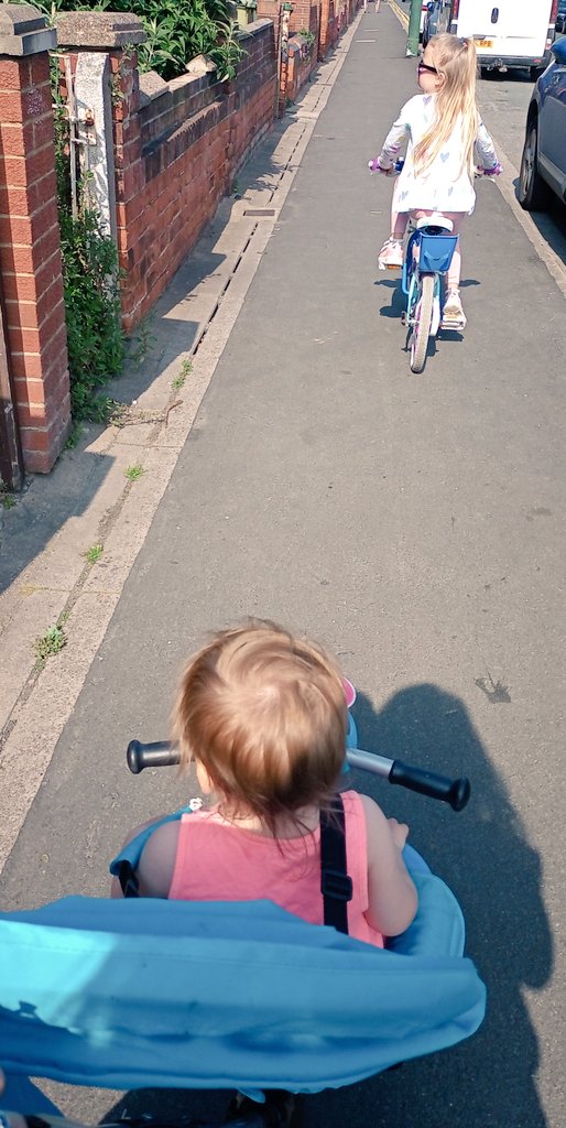 ahanslipryan's tweet photo. @DeltaStrand Esmae and Florence went on a bike ride to weelsby woods 💜 https://t.co/OlrO9DeTo6