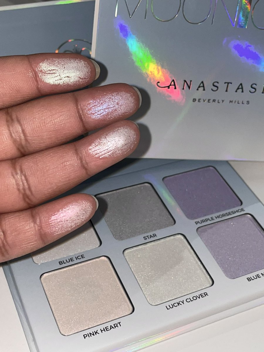 mommajenny22's tweet photo. Kind of late but I finally got my hands on Moon Child Glow Kit from @ABHcosmetics ☺️💜 #anastasiabeverlyhills #moonchild #abhglowkit https://t.co/OTkAaWpFSR