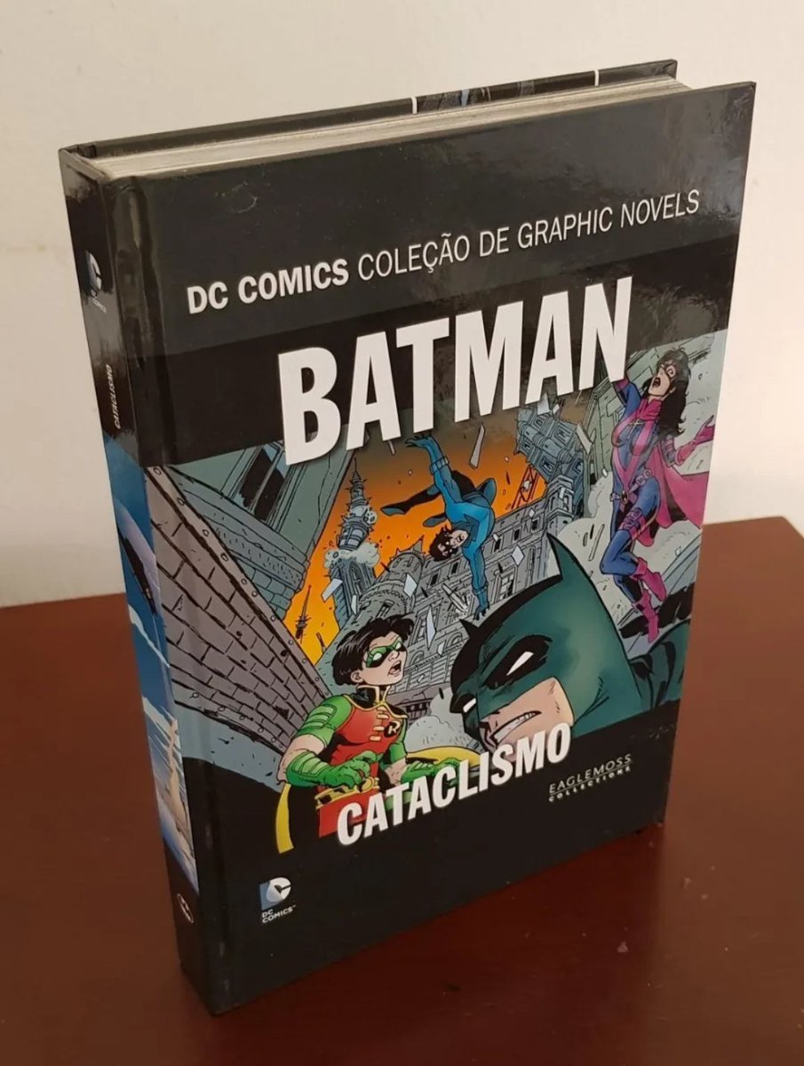 verosimioloja's tweet photo. Uma Gaphic Novel desse porte por apenas R$ 35,00? Você só encontra aqui na Vero Símio!
.
#GraphicNovel #graphicnovels #graphicnovelseries #hqs #HQ #DC #Batman #AsaNoturna #colecionadoresdehqs #Dccomics #Eaglemoss #eaglemossbrasil #sebo #seboonline #sebohq #banca #quadrinhos https://t.co/3cUSofv8Jr