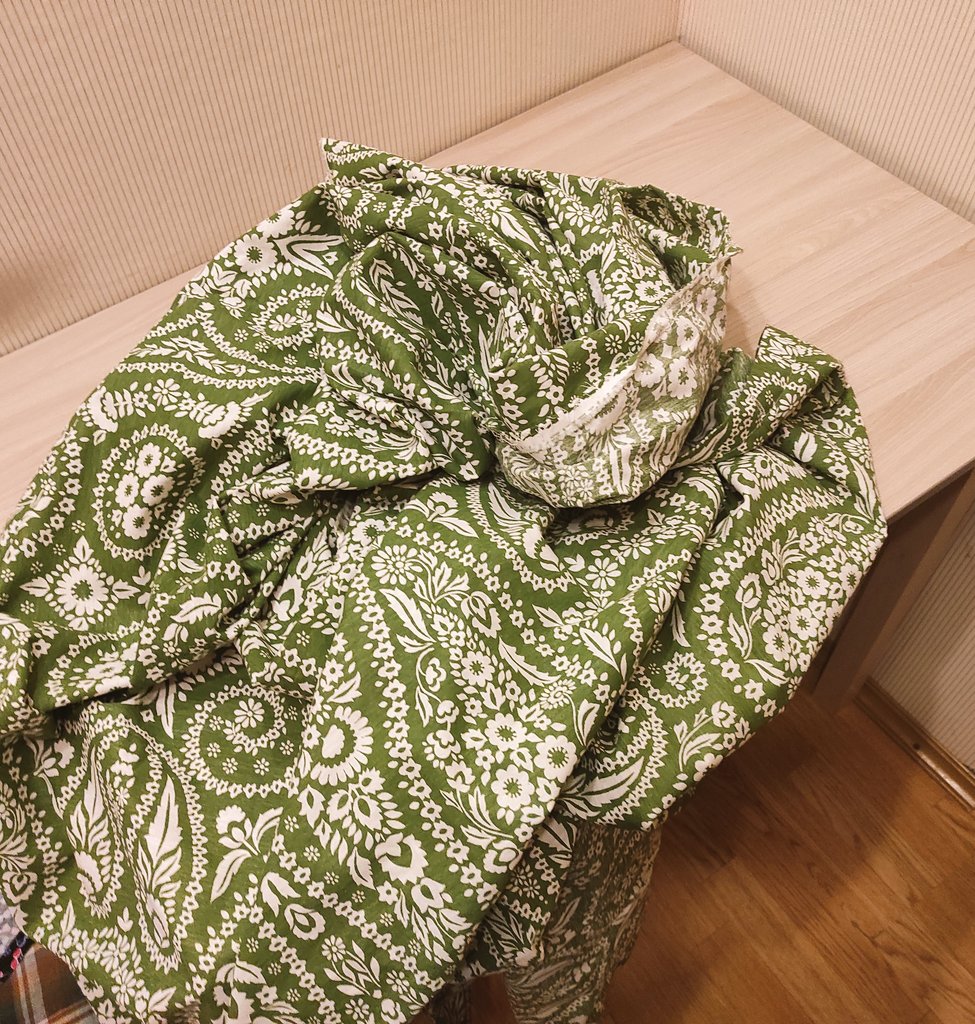 chubby_your's tweet photo. I made a duvet cover skirt yesterday hehe: https://t.co/k1mzvJbOc7