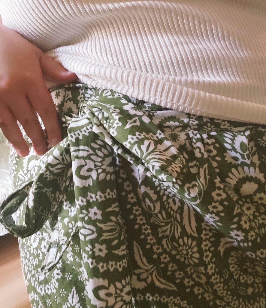 chubby_your's tweet photo. I made a duvet cover skirt yesterday hehe: https://t.co/k1mzvJbOc7