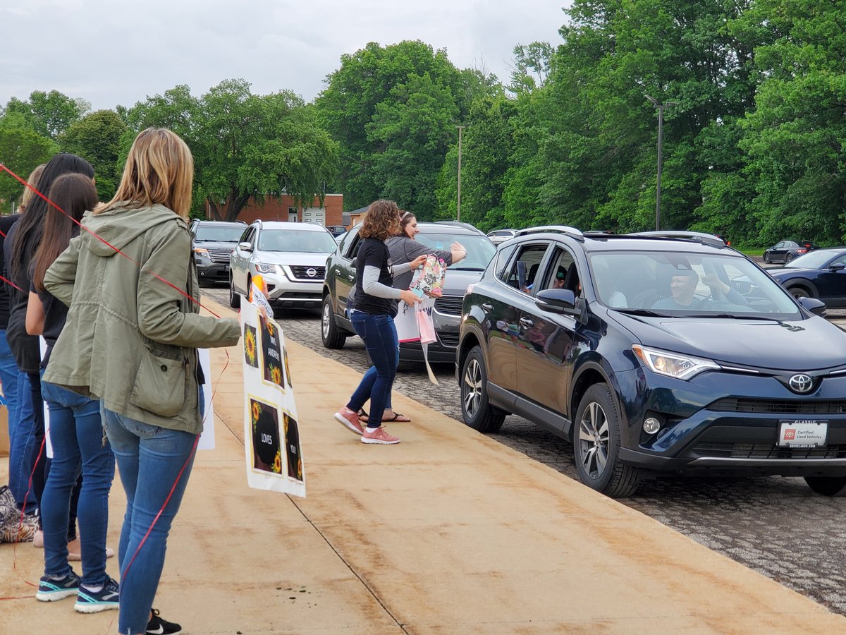K-5 <a href="/MentorSchools/">Mentor Schools</a> Online celebrated a fantastic year with students &amp; teachers enjoying a  parade of happy greetings live. <a href="/MrsMorganGr2/">Mrs. Morgan's Class</a> <a href="/HoynesLake/">Laurie Hoynes</a> <a href="/RidgeElemMentor/">Ridge Elementary</a> <a href="/FairfaxPearn/">Melanie Pearn</a> <a href="/MentorSupt/">Bill Porter</a> @cjpenko