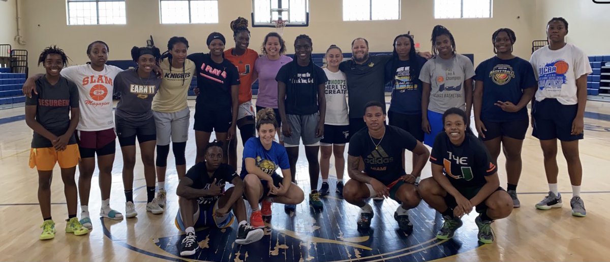 LadyStingsBball's tweet photo. Great Runs ⛹️‍♀️ at the Asylum.
UM women’s 🏀 team 🙌, APP State, Tyler College &amp; 
MHS alumni in the building.
#weworking
#Miami
#stingfam4life💙💛 
#comegetbetter🏀 https://t.co/J27yx1HvPc