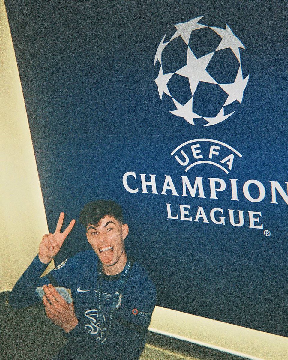 В январе мне было больно смотреть на эту команду не только потому, что я мог делать это буквально вполглаза. В мае они лучшая команда Европы. Жизнь абсурдная и непредсказуемая.