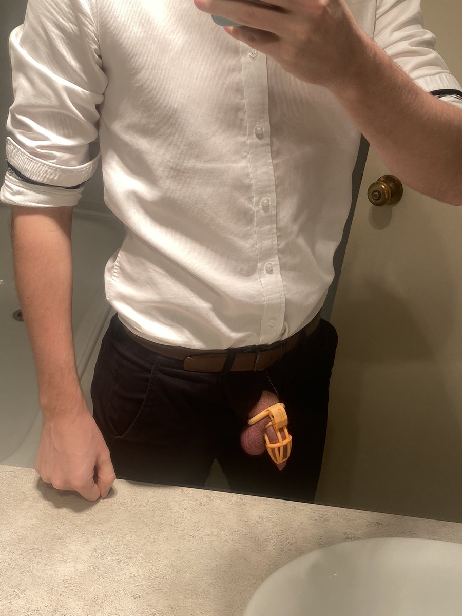 epimetheus456's tweet photo. Another day locked, another day at work. Got a meeting with the boss today, and I’m giving a presentation to the office. #chastity #gaychastity #lockedboy #locked #lockedatwork #businesschastity https://t.co/0y1hnQOXl5