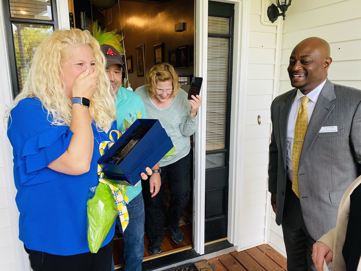 AikenPublicSch's tweet photo. Congratulations to @AikenPublicSch Stars of Public Education Teacher of the Year Ola Martin of @SouthAiken!
#Proud2BACPSD
#acpsdStarsofPublicEd https://t.co/9XUpriTEqk