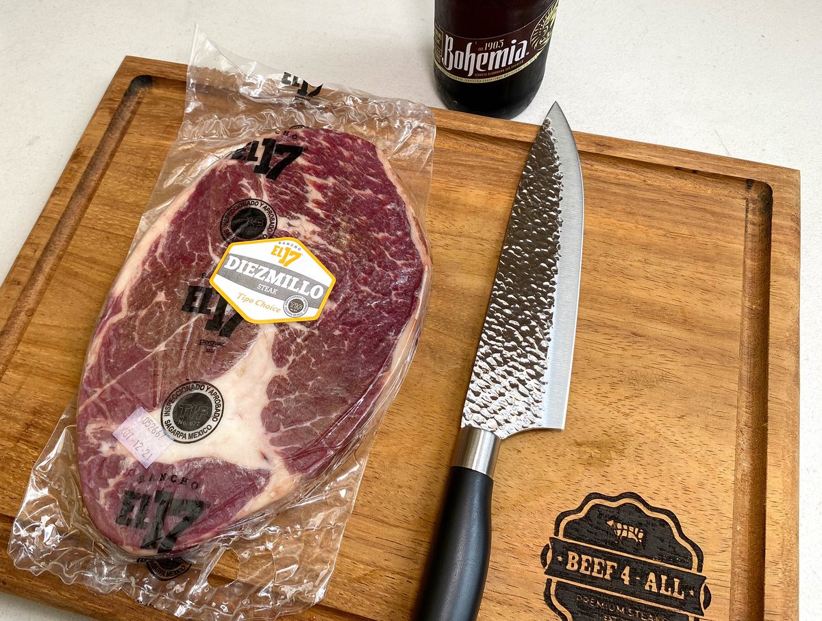 luizz_sm's tweet photo. Para sonsear en jueves , de la que me mandó mi primo de Sonora 👊🏻🥩🥰
#sonora #diezmillo #grill #monterrey https://t.co/4JuXnFuqqS